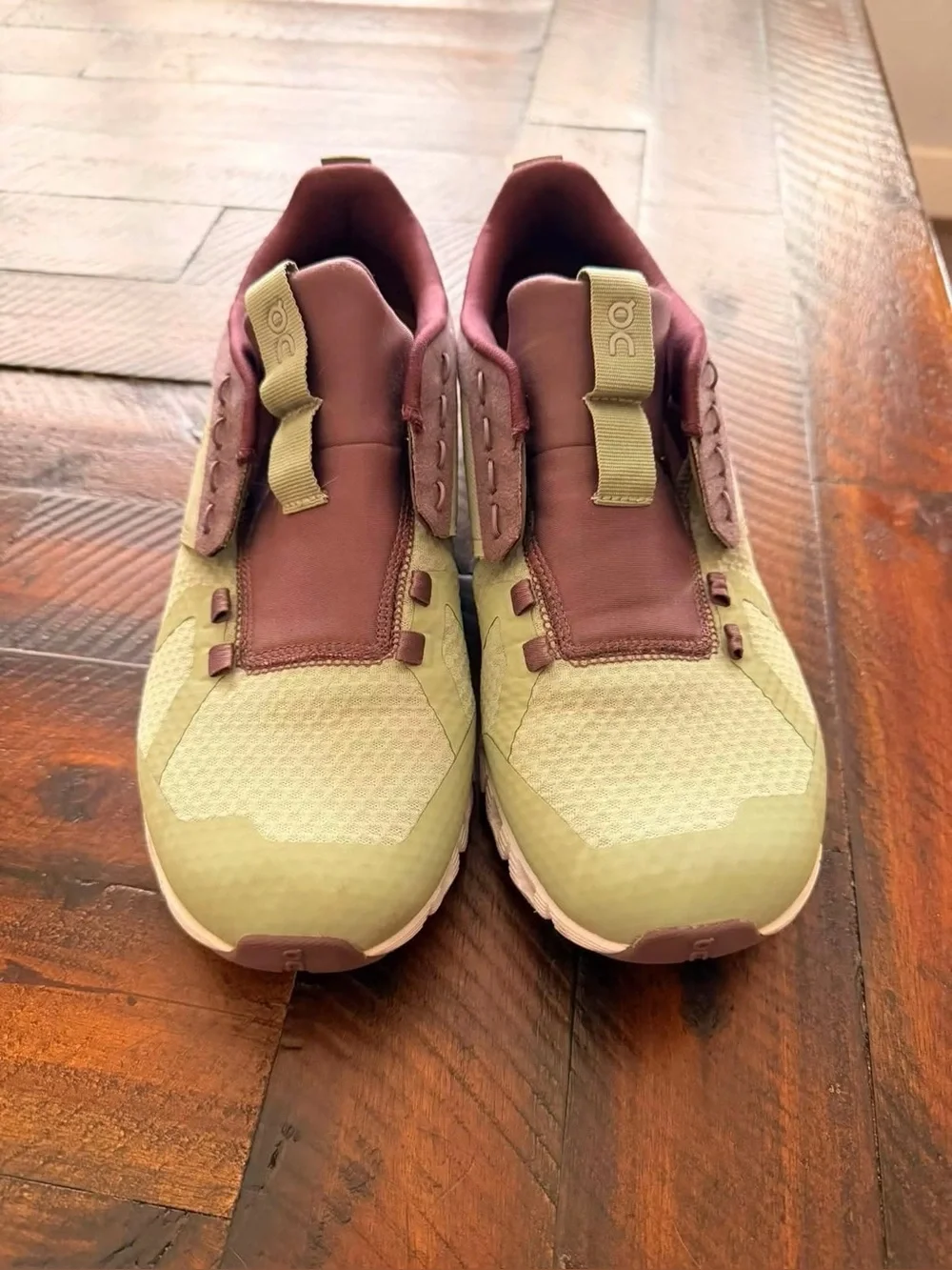 On Cloud women’s shoes